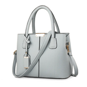 Romina Crossbody Draagtas | Stijlvol & Veelzijdig in de kleur Lichtgrijs voor dames in stijl geschikt voor alle seizoenen.