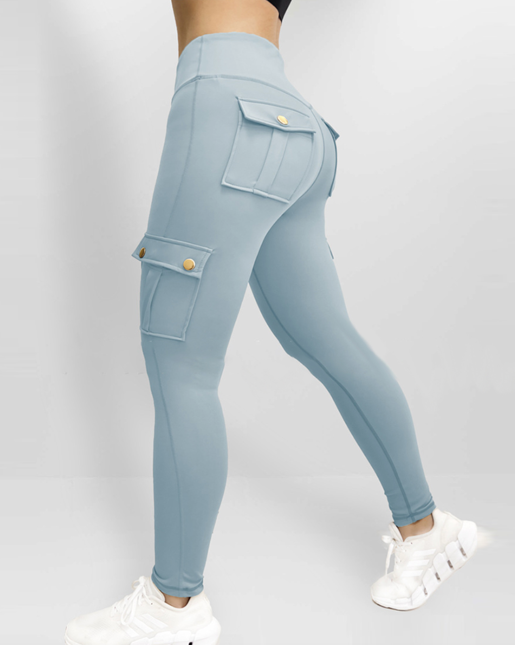 Roosmarijn | Dames cargobroek in de kleur Lichtblauw voor dames in Outdoor stijl ideaal voor de zomer.