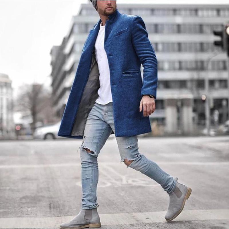 Stijlvolle en behaaglijk warme lange wollen herenjas, perfect voor een trendy najaarslook. De effen kleur maakt moeiteloze combinaties met diverse outfits mogelijk. Maattabel beschikbaar voor diverse maten.