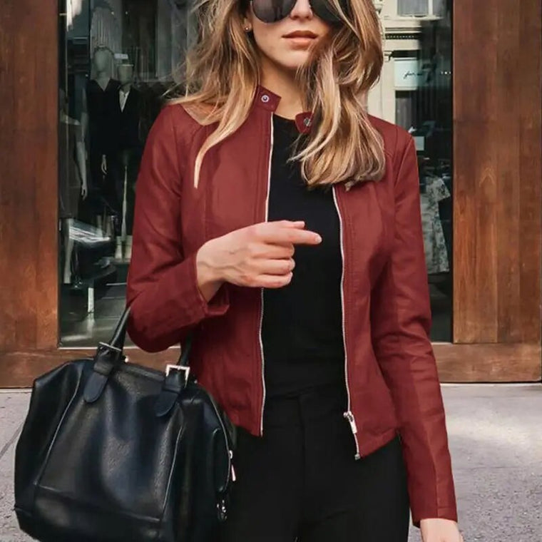 Sannela | Klassieke leren damesjas in de kleur Donkerrood voor dames in Heritage stijl ideaal voor de herfst.