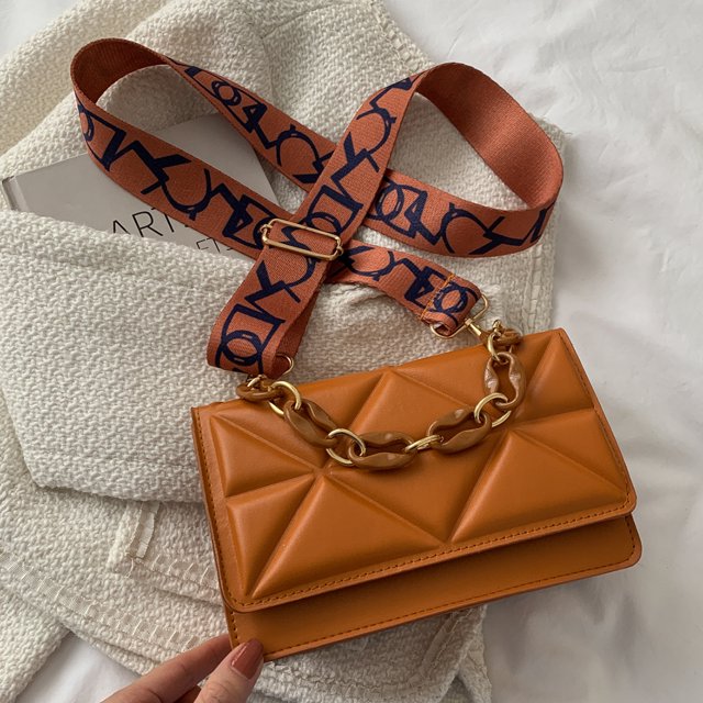 Savannah Gewatteerde Handtas | Stijlvol & trendy in de kleur Bruin voor dames in stijl geschikt voor alle seizoenen.