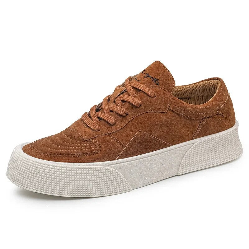 Semder | Antislip dikke zool herensneaker in de kleur Bruin voor heren in stijl geschikt voor alle seizoenen.