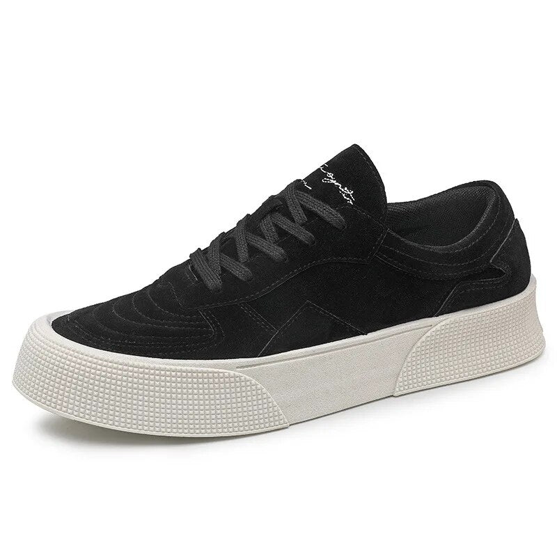 Semder | Antislip dikke zool herensneaker in de kleur Zwart voor heren in stijl geschikt voor alle seizoenen.
