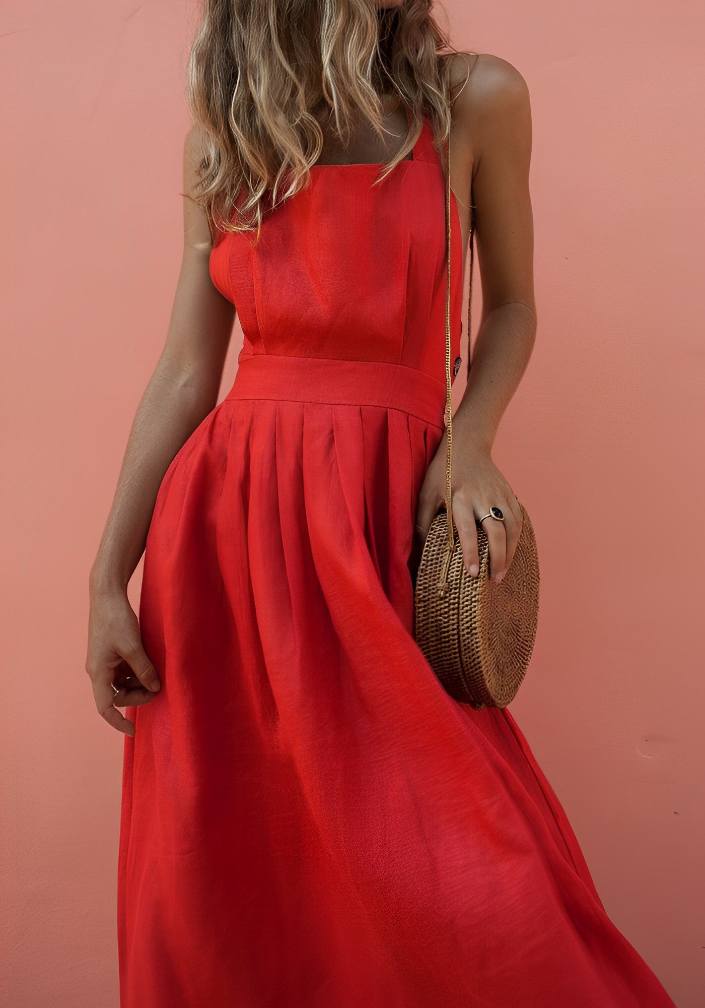 Senna | Zomerse halterjurk in de kleur Rood voor dames in stijl ideaal voor de zomer.