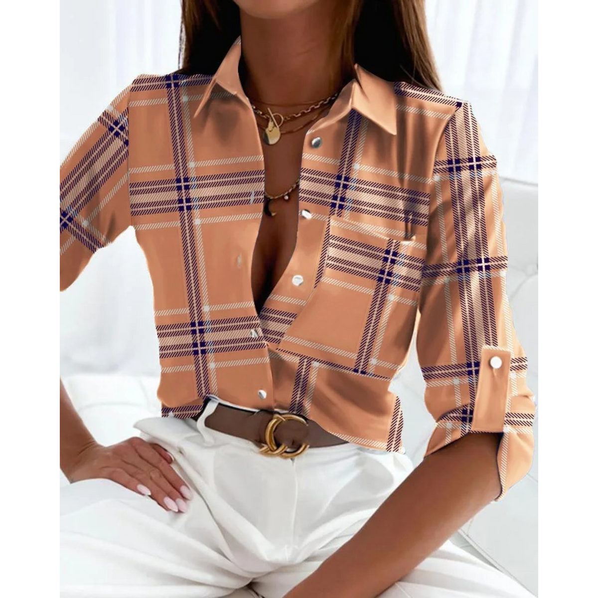 Sofie | Elegante damesblouse in zakelijke stijl met gevoerde print in de kleur Bruin voor dames in Streetwear stijl ideaal voor de lente.