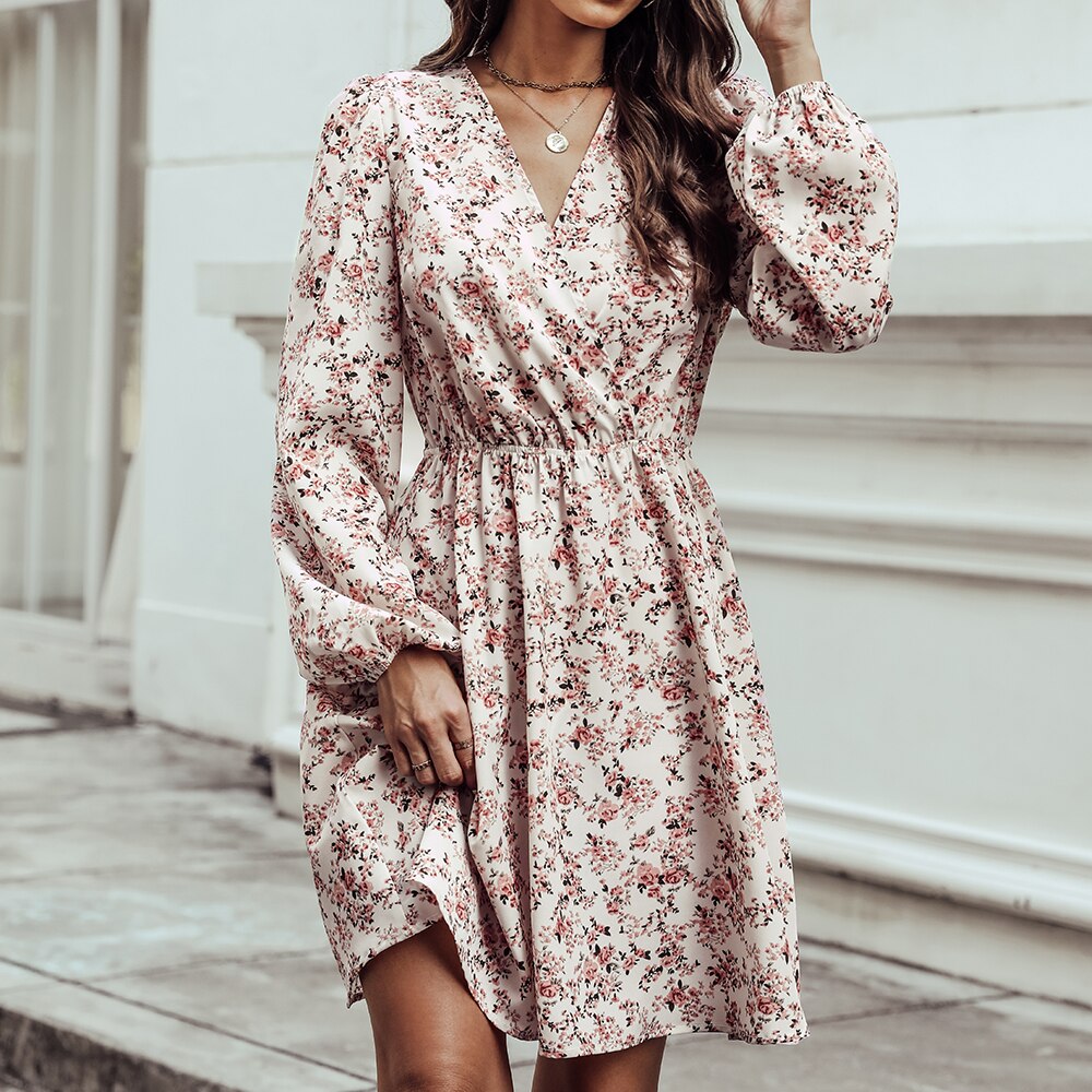 Sophie | Mini jurk met bloemenprint in de kleur Wit voor dames in Party stijl ideaal voor de lente.