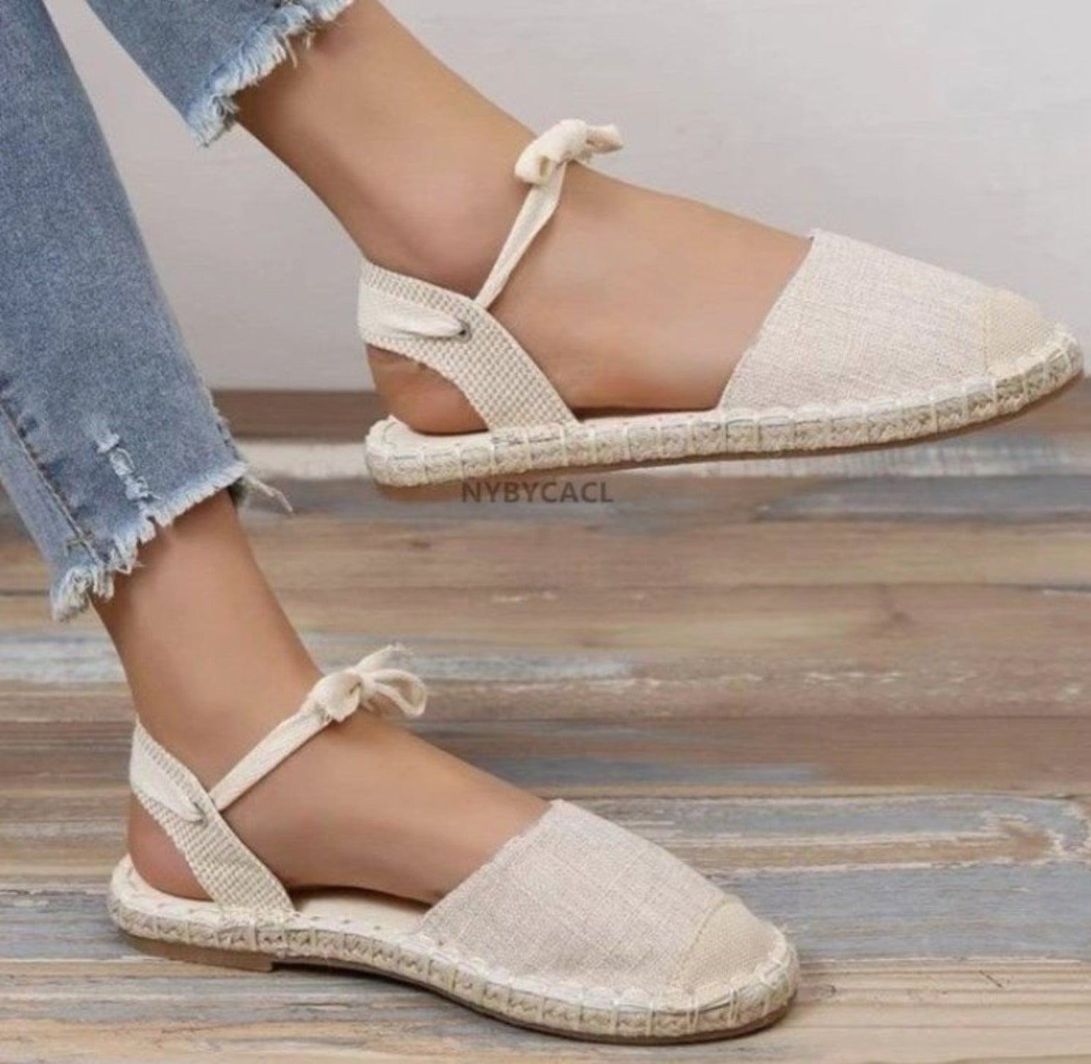 Sophie | Platte espadrilles van hennep-touwstof in de kleur Bruin voor dames in Beach stijl ideaal voor de zomer.