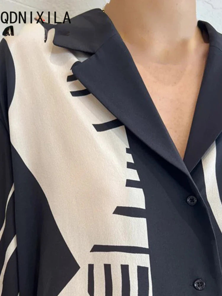 Sophie | Tweedelige set in zwart en wit in de kleur Zwart voor dames in stijl ideaal voor de zomer.