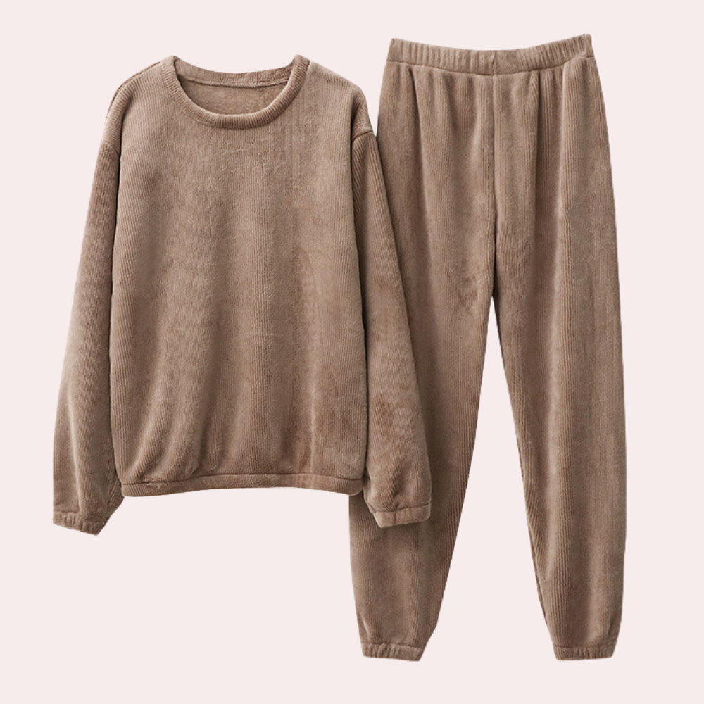 Zachte en warme pyjamaset voor dames afbeelding 1