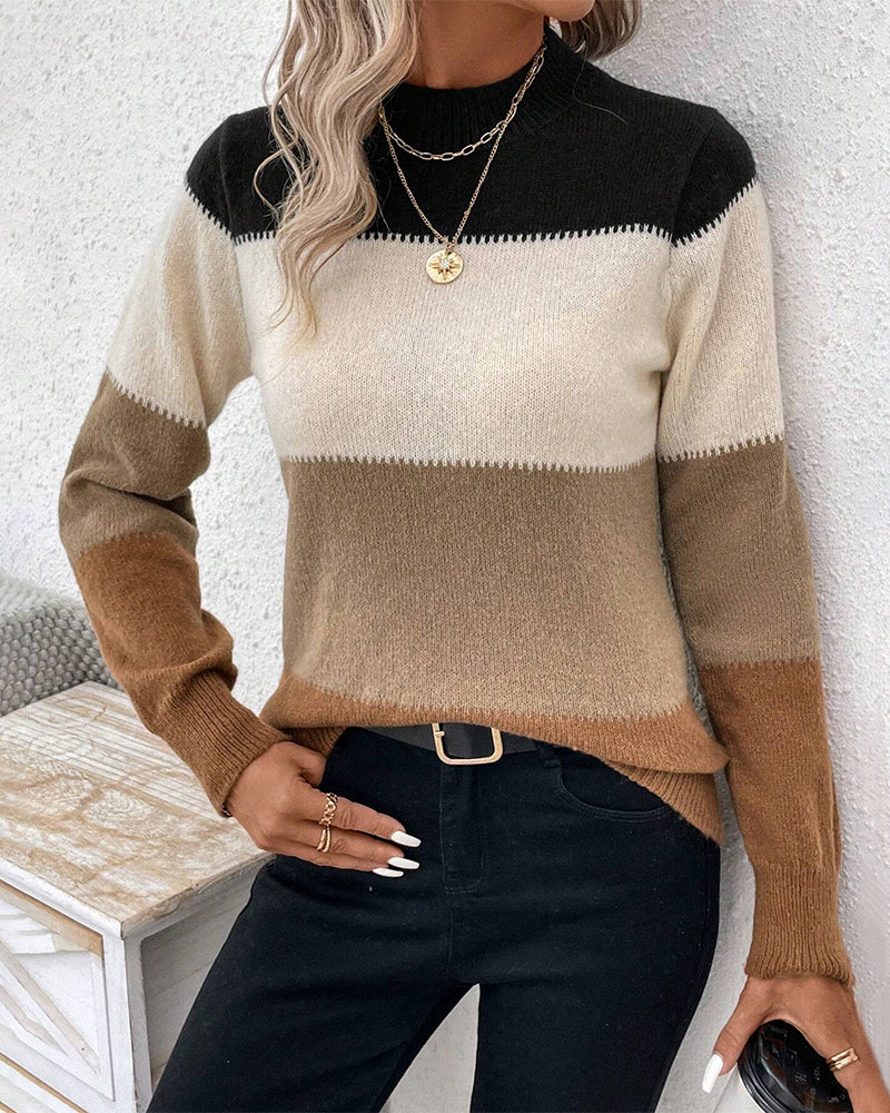 Stacey | Trui met kleurblokken en hoge hals in de kleur Beige voor dames in stijl ideaal voor de herfst.