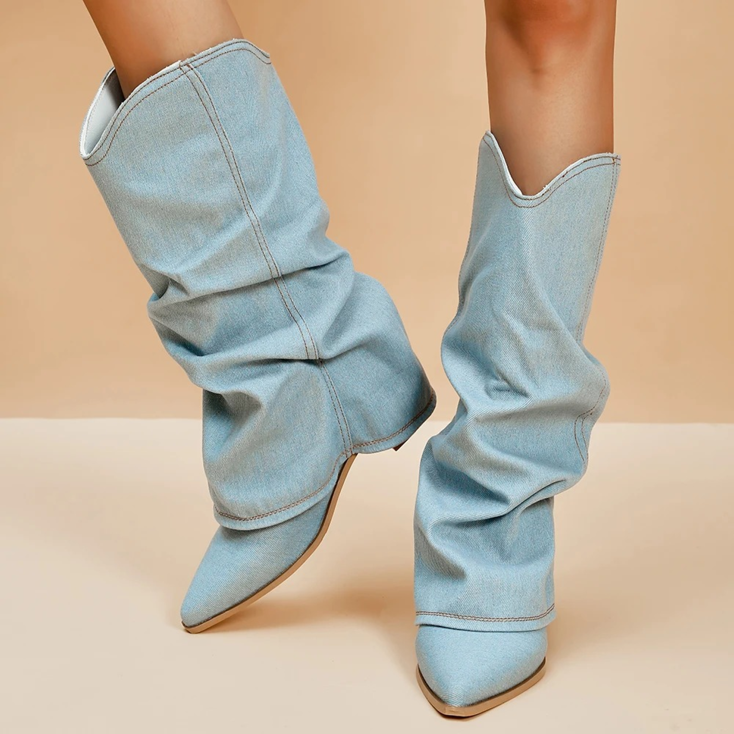 Thessa | Blauwe geplooide puntige dames cowboylaarzen in de kleur Blauw voor dames in stijl ideaal voor de herfst.