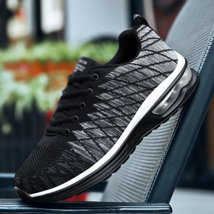 Thijs | Heren lichtgewicht ademende sneakers in de kleur Zwart voor heren in Smart-casual stijl geschikt voor alle seizoenen.