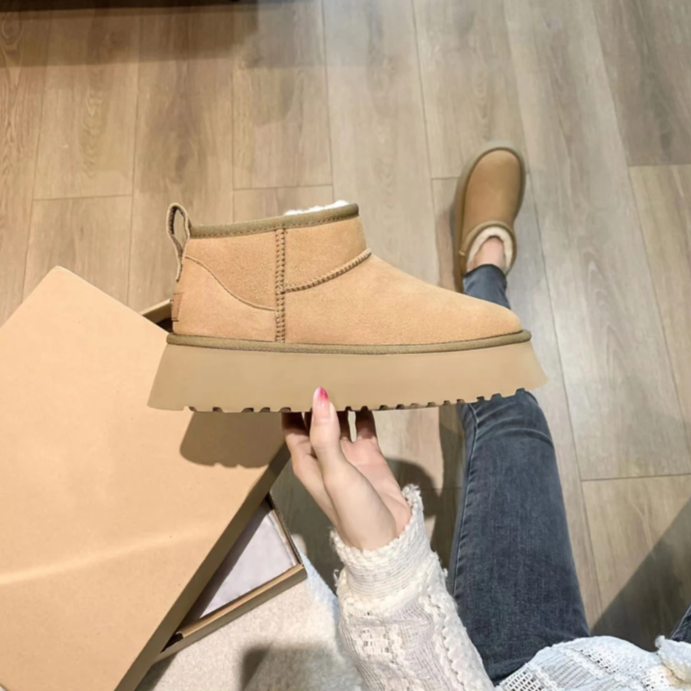 ugg_boot_beige.png