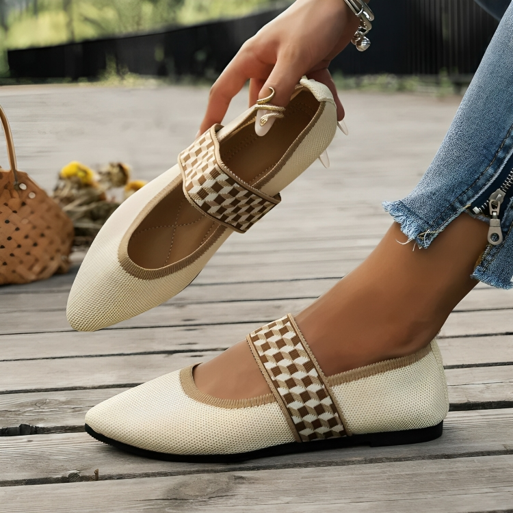 Vrijetijdschoenen Ballet in de kleur Beige voor dames in stijl ideaal voor de lente.