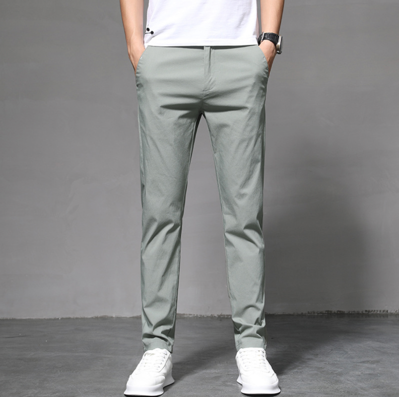 Waterafstotende Broek in de kleur Lichtgroen voor heren in stijl geschikt voor alle seizoenen.