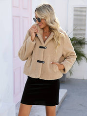 Zoey | Stijlvolle en warme beige winter teddy jas in de kleur Beige voor dames in Lounge stijl ideaal voor de winter
