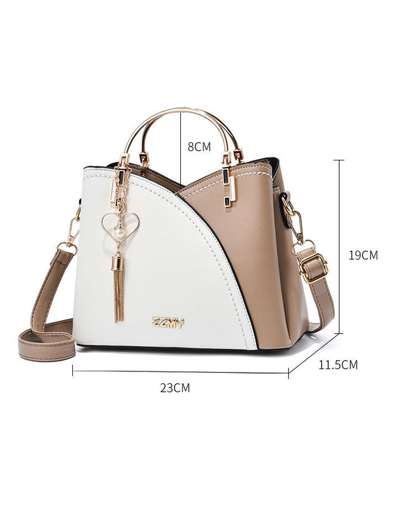 Alexandra | Tas met grote inhoud voor vrouwen in de kleur Marineblauw voor dames in stijl geschikt voor alle seizoenen.