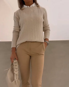 Chique trui met ronde hals in de kleur Beige voor dames in stijl ideaal voor de herfst.