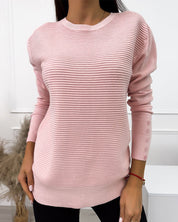 Eenkleurige Trui met knopen en ronde hals in de kleur Roze voor dames in stijl ideaal voor de lente.
