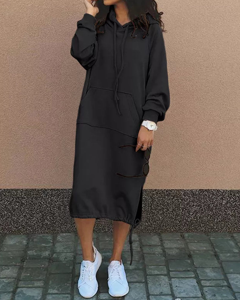 Effen kleur jurk met capuchon in de kleur Zwart voor dames in stijl ideaal voor de herfst.