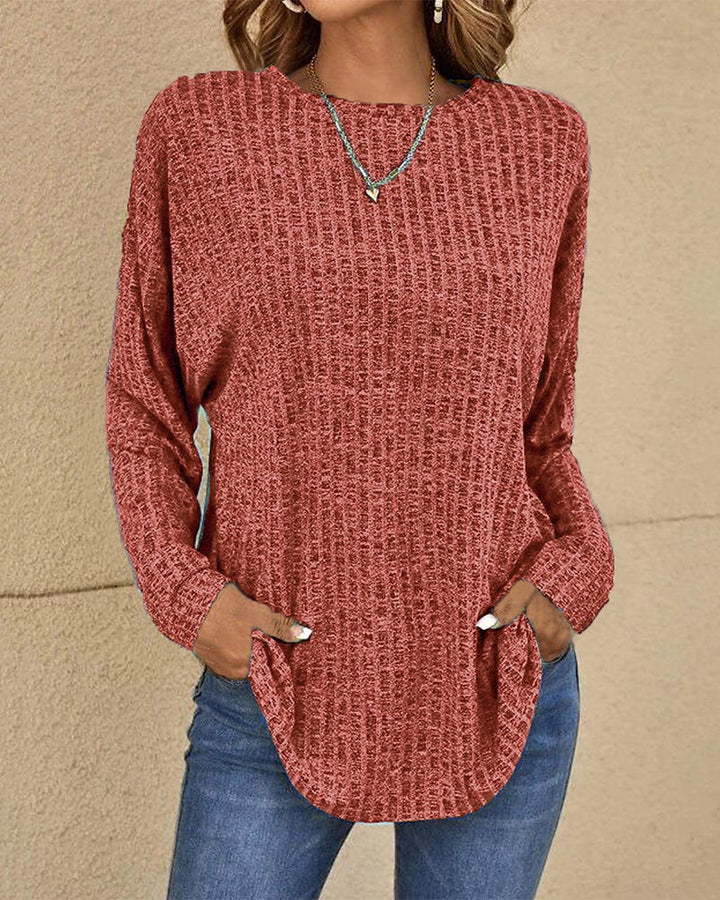 Eleonora | Top met ronde hals en lange mouwen in de kleur Rood voor dames in stijl ideaal voor de herfst.