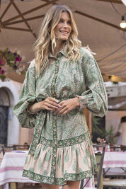 Jurk Eva in de kleur Groen voor dames in stijl ideaal voor de lente.