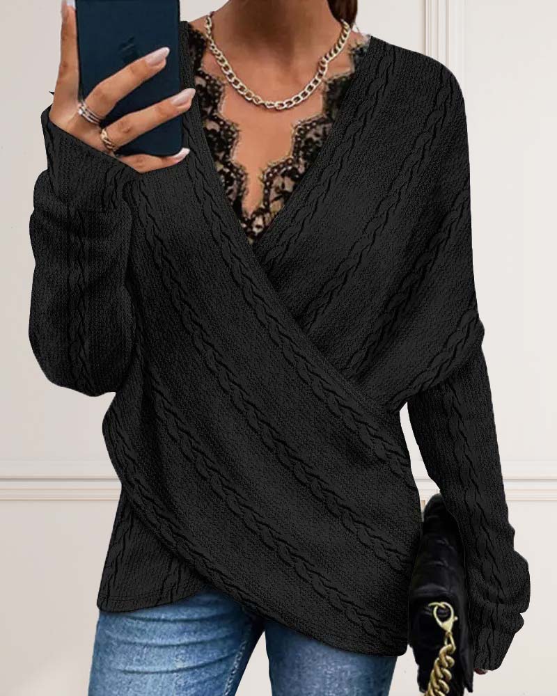 Kanten top met kruissteek en V-hals in de kleur Zwart voor dames in stijl ideaal voor de herfst.