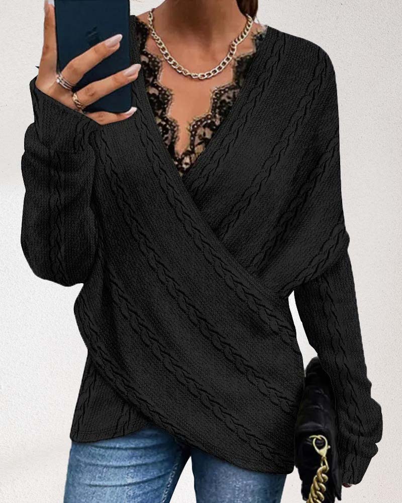 Kanten top met kruissteek en V-hals in de kleur Zwart voor dames in stijl ideaal voor de herfst.
