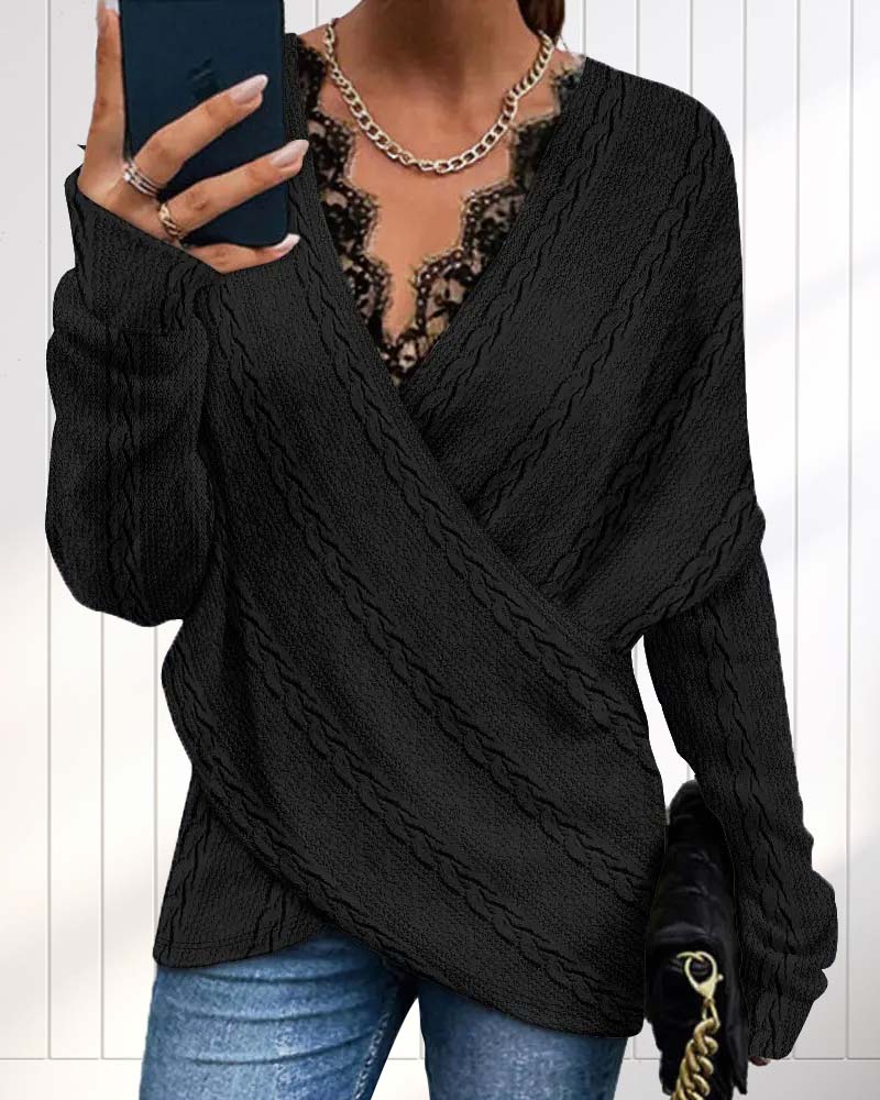 Kanten top met kruissteek en V-hals in de kleur Zwart voor dames in stijl ideaal voor de herfst.