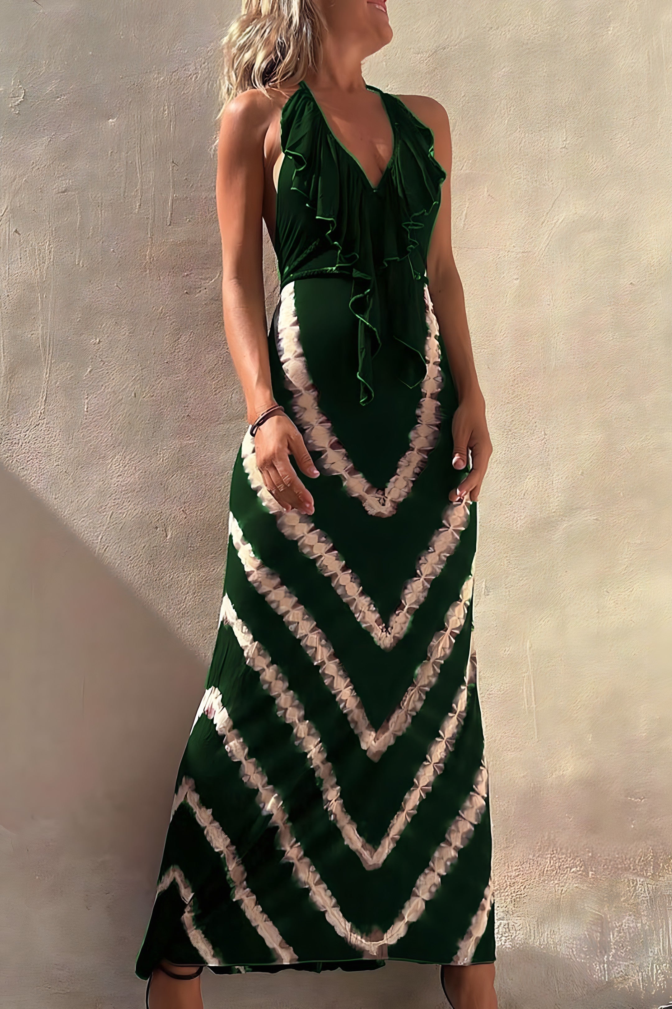 Mouwloze Maxi Jurk met V-halslijn in de kleur Donkergroen voor dames in stijl ideaal voor de lente.