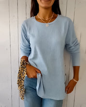 Top met lange mouwen en ronde hals in de kleur Blauw voor dames in stijl ideaal voor de herfst.