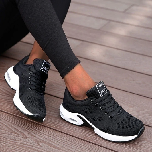 Walkers | Orthopedische Vrouwen Loop Schoenen in de kleur Zwart voor dames in stijl geschikt voor alle seizoenen.